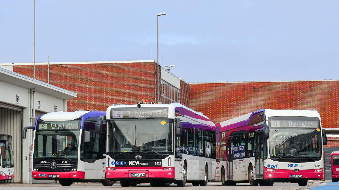 Mönchengladbach, BYD eBus B12.b # 2523; Mönchengladbach, Mercedes-Benz eCitaro # 2123; Mönchengladbach, BYD K9UD # 2415