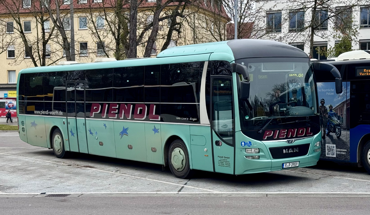 Regensburg, MAN R14 Lion's Regio C ÜL360 # R-P 3909