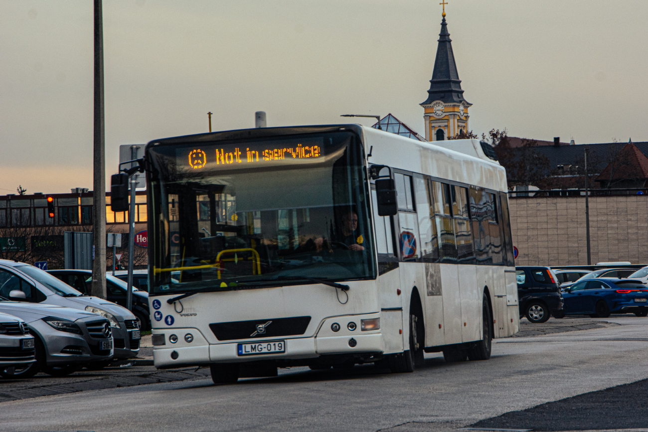 Budapest, Alfabusz Cívis 12 # LMG-019