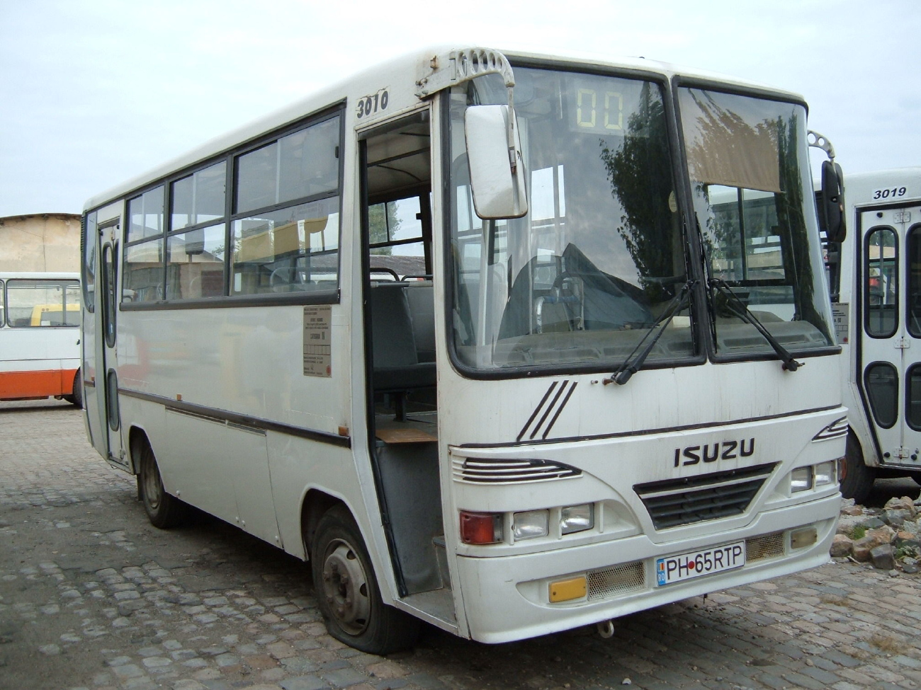 Ploieşti, Anadolu Isuzu MD22 Urban # 3010