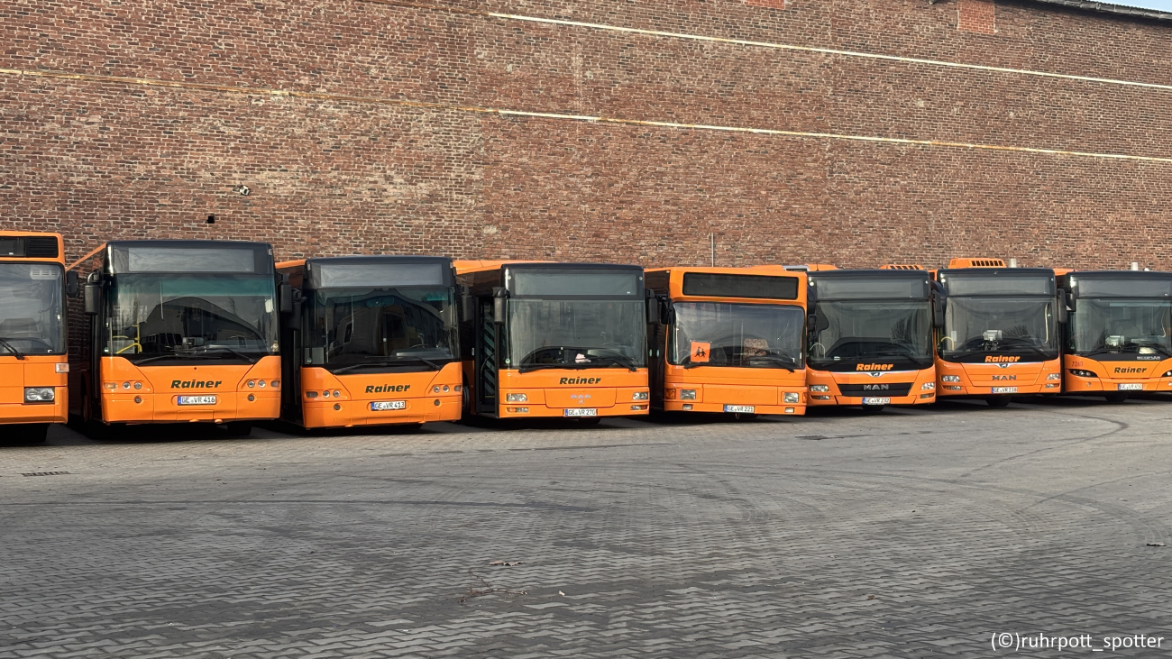 Gelsenkirchen, Neoplan N4416 Centroliner # GE-VR 416; Gelsenkirchen, Neoplan N4416 Centroliner # GE-VR 413; Gelsenkirchen, MAN A21 NL263 # GE-VR 270; Gelsenkirchen, MAN A10 NL222 # GE-VR 221; Gelsenkirchen, MAN A21 Lion's City NL283 # GE-VR 232; Gelsenkirchen, MAN A21 Lion's City NL283 # GE-VR 238